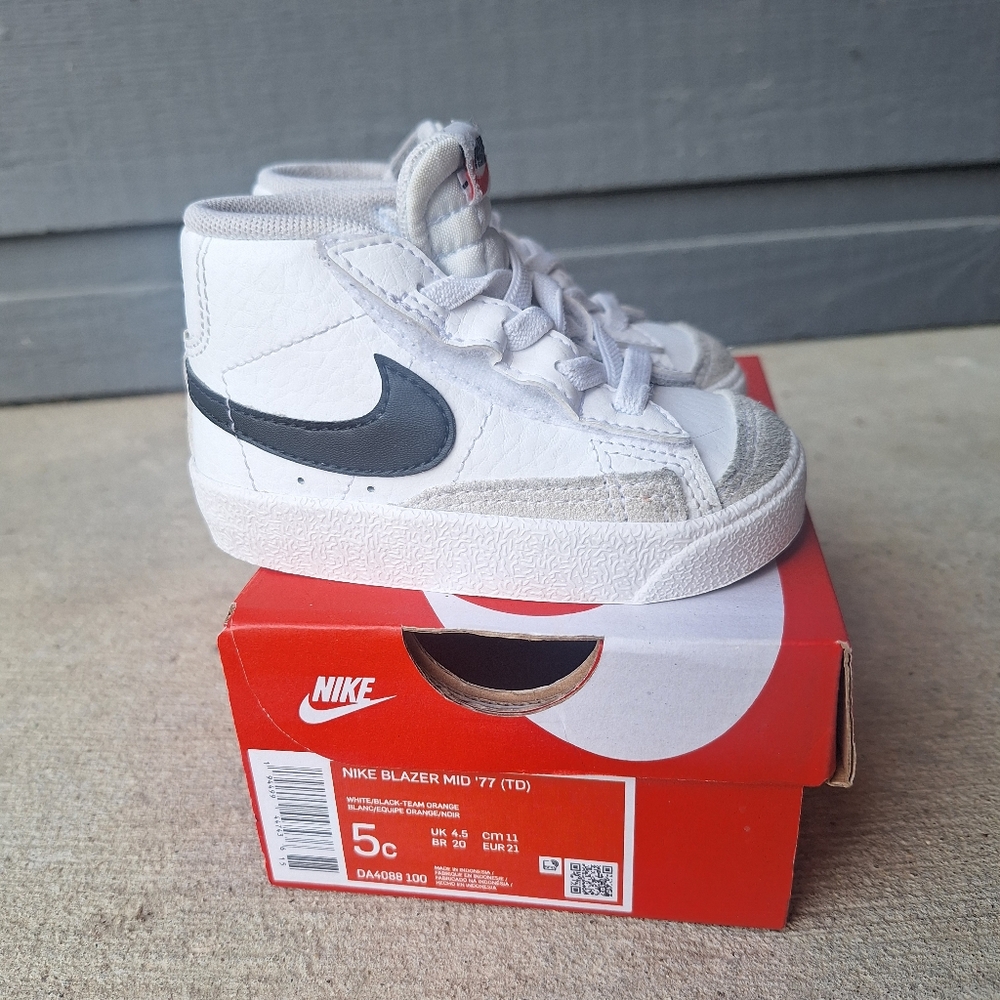Nike Kids Shoes - White and Black